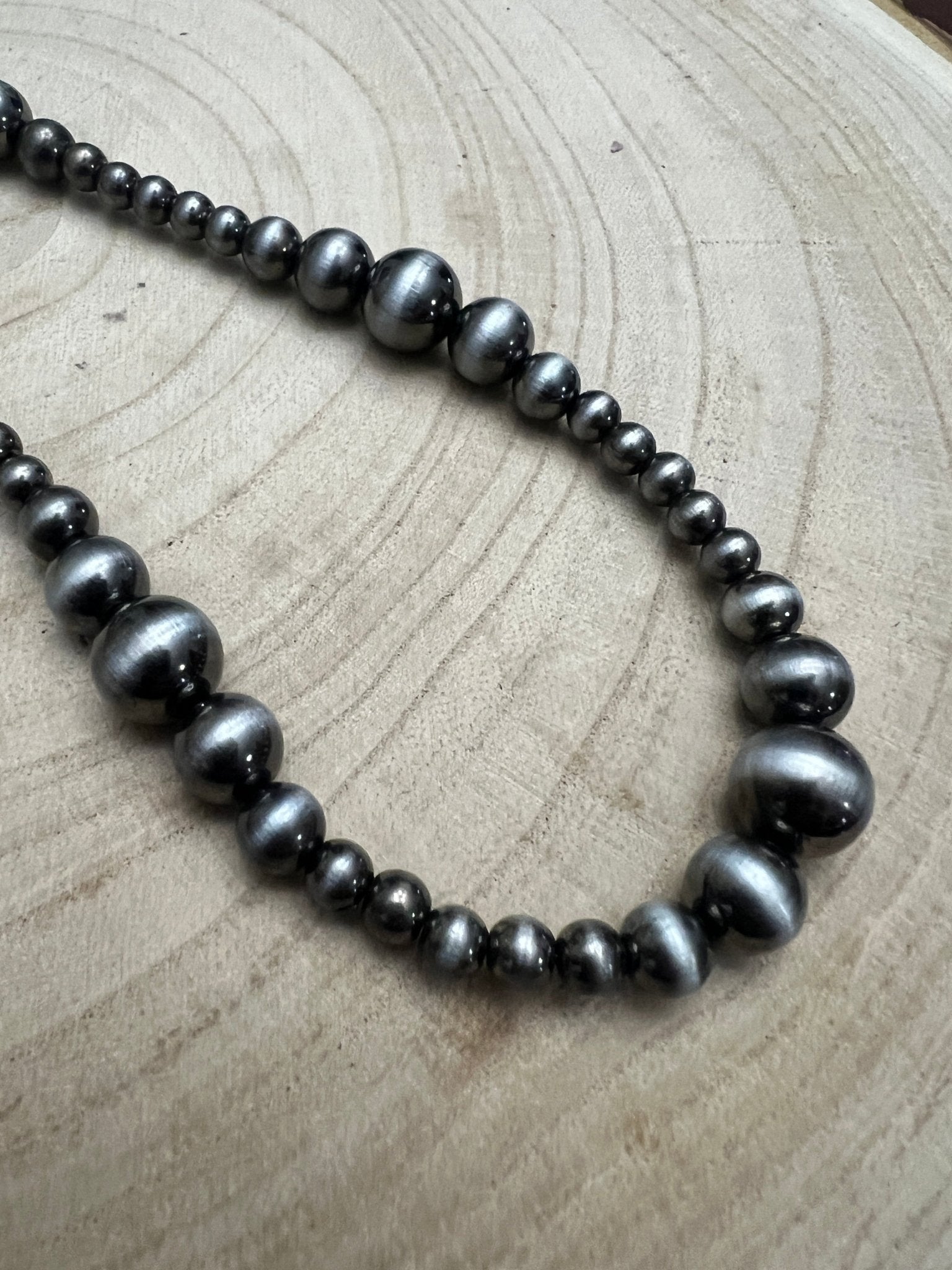 Desert Pearl Faux Graduated Silver Western Necklace — 18 Inch