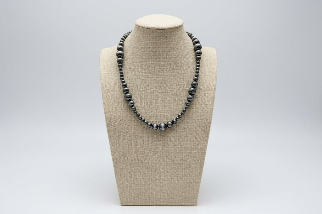 Desert Pearl Faux Graduated Silver Western Necklace — 18 Inch