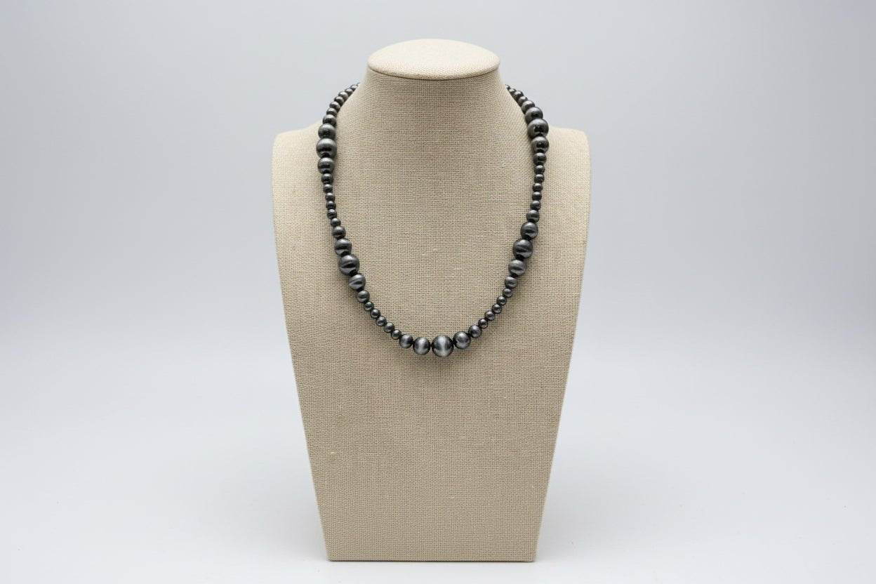 Desert Pearl Faux Graduated Silver Western Necklace — 18 Inch