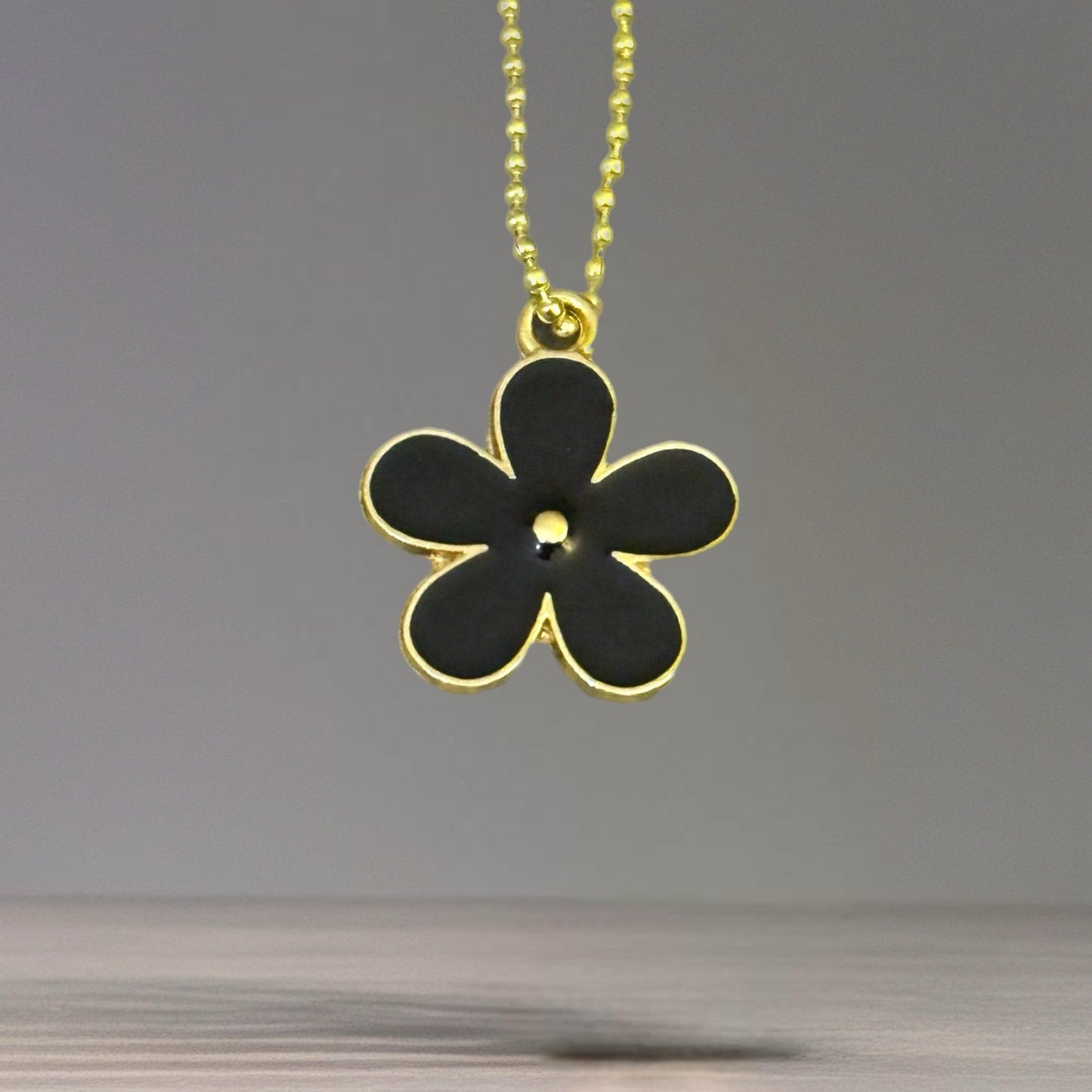 Black Daisy Charm - Tumbler Handle Charm - The Nifty Little Finds - Charm - The Nifty Little Finds