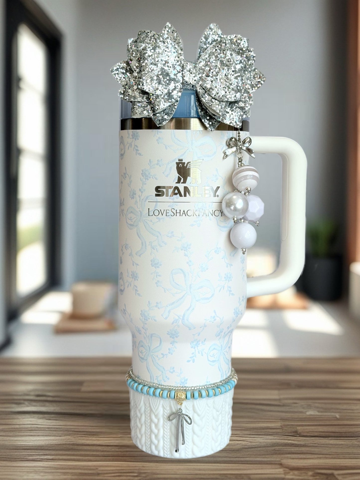 Winter Ice Bow Tumbler Bracelet - The Nifty Little Finds - The Nifty Little Finds