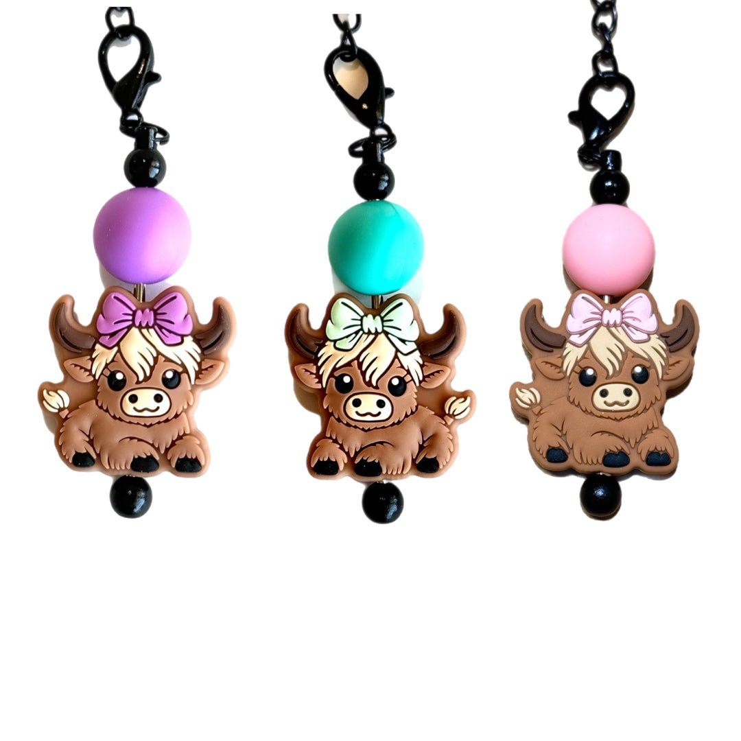 CUTIE HIGHLAND COW Charm - Tumbler Handle Charm - The Nifty Little Finds - Charm - The Nifty Little Finds