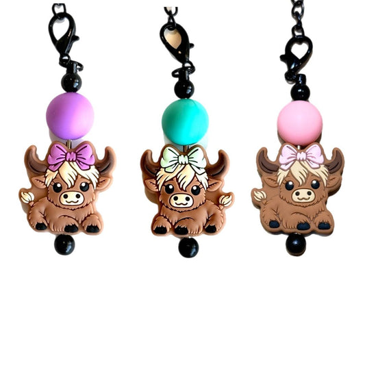CUTIE HIGHLAND COW Charm - Tumbler Handle Charm - The Nifty Little Finds - Charm - The Nifty Little Finds