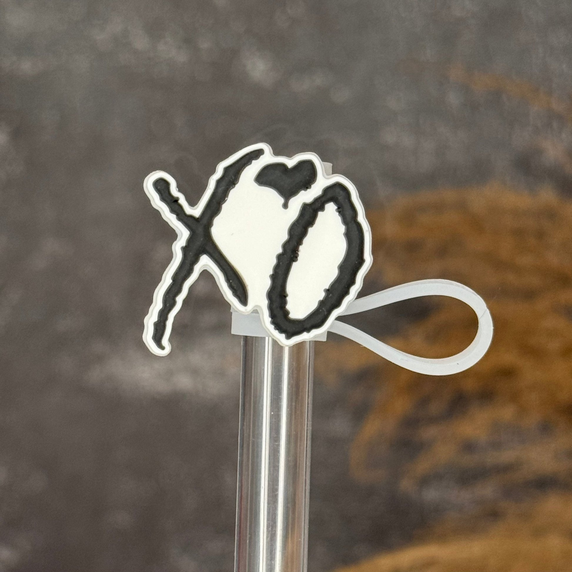 XO Straw Topper black white - The Nifty Little Finds - The Nifty Little Finds