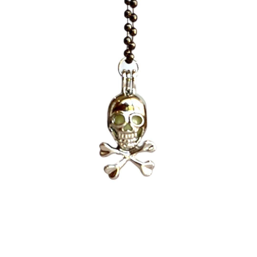 Glowing Skull Charm - Tumbler Handle Charm - The Nifty Little Finds - Charm - The Nifty Little Finds