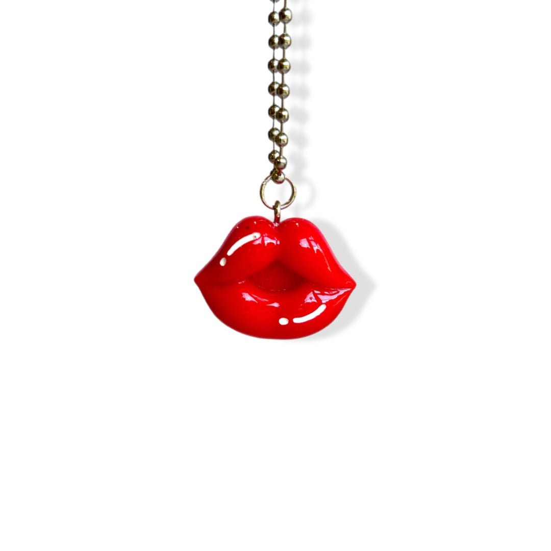Lips Charm- Tumbler Handle Charm - The Nifty Little Finds - Charm - The Nifty Little Finds