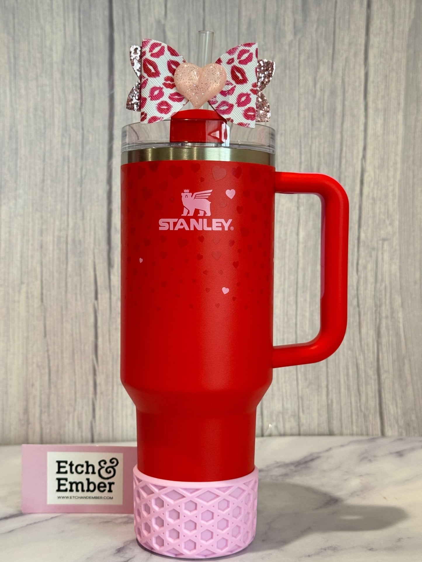 Kissy Lips Tumbler Bow - The Nifty Little Finds - Bow - The Nifty Little Finds