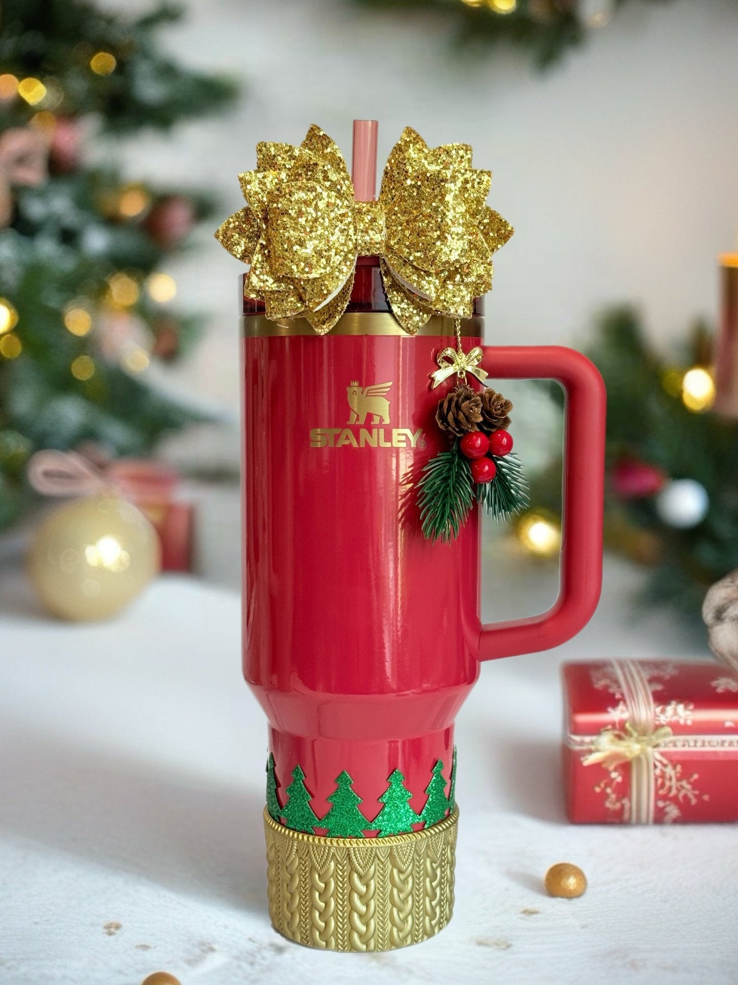 Christmas Holly Charm - Tumbler Handle Charm - The Nifty Little Finds - Charm - The Nifty Little Finds